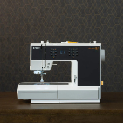 PFAFF Passport 2.0 machine à coudre | IDT™