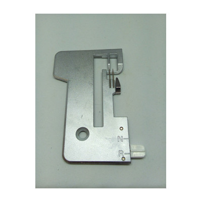 Plaque aiguille surjeteuse Singer S14-78 68004423